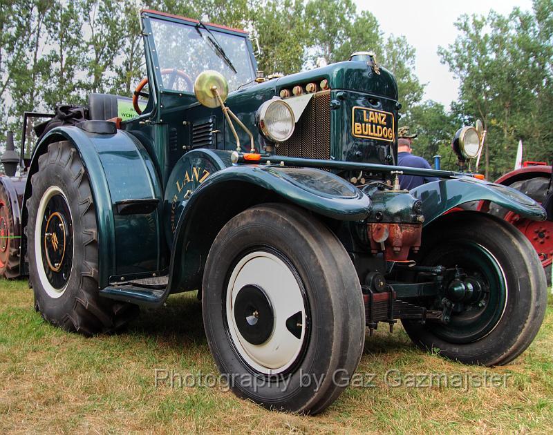 lanz2.jpg - Traktor "na niedzielę"
